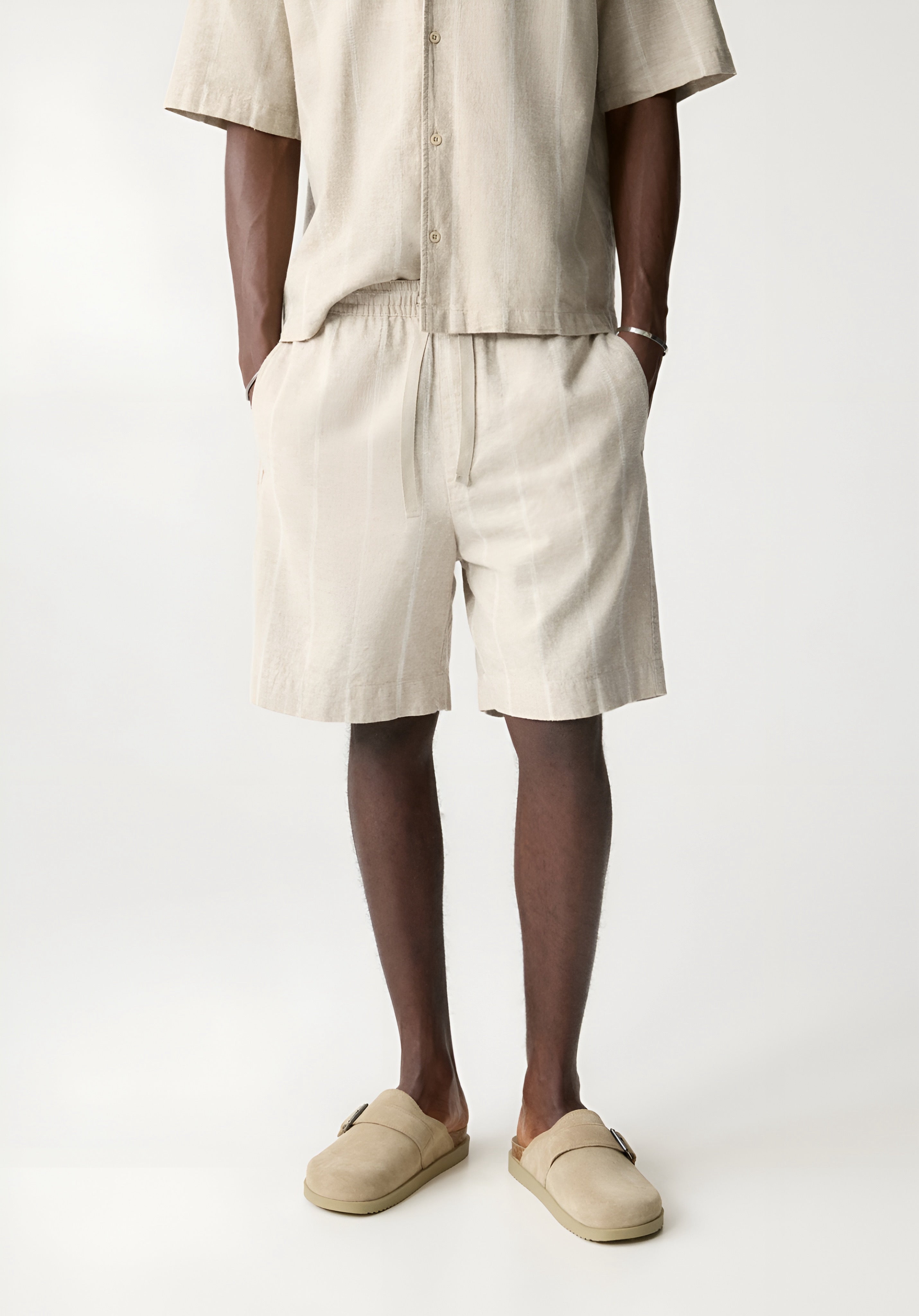 PULL&BEAR LINEN BLEND BERMUDA - SHORTS - SAND