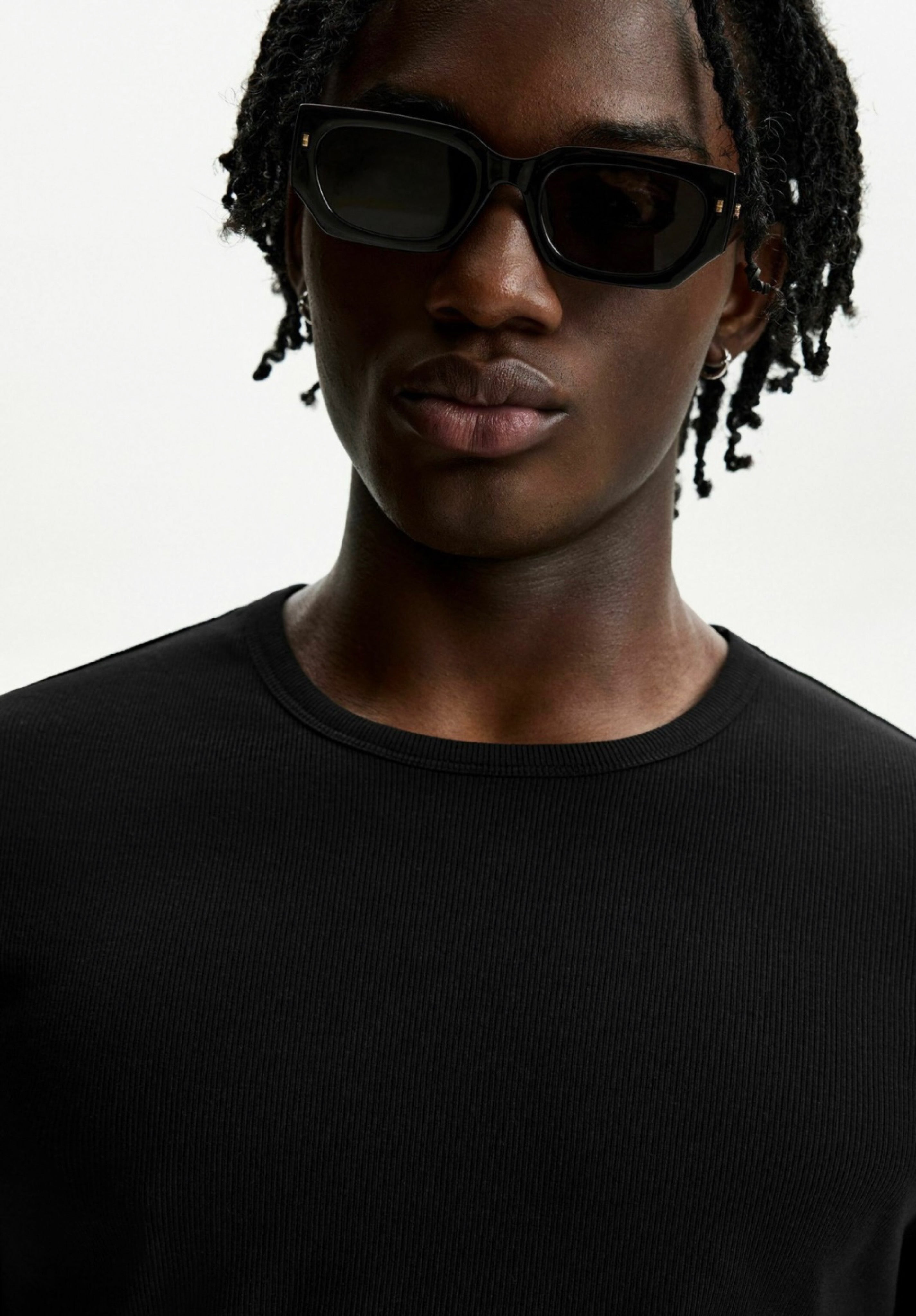 BERSHKA SHORT SLEEVE - BASIC T-SHIRT - BLACK