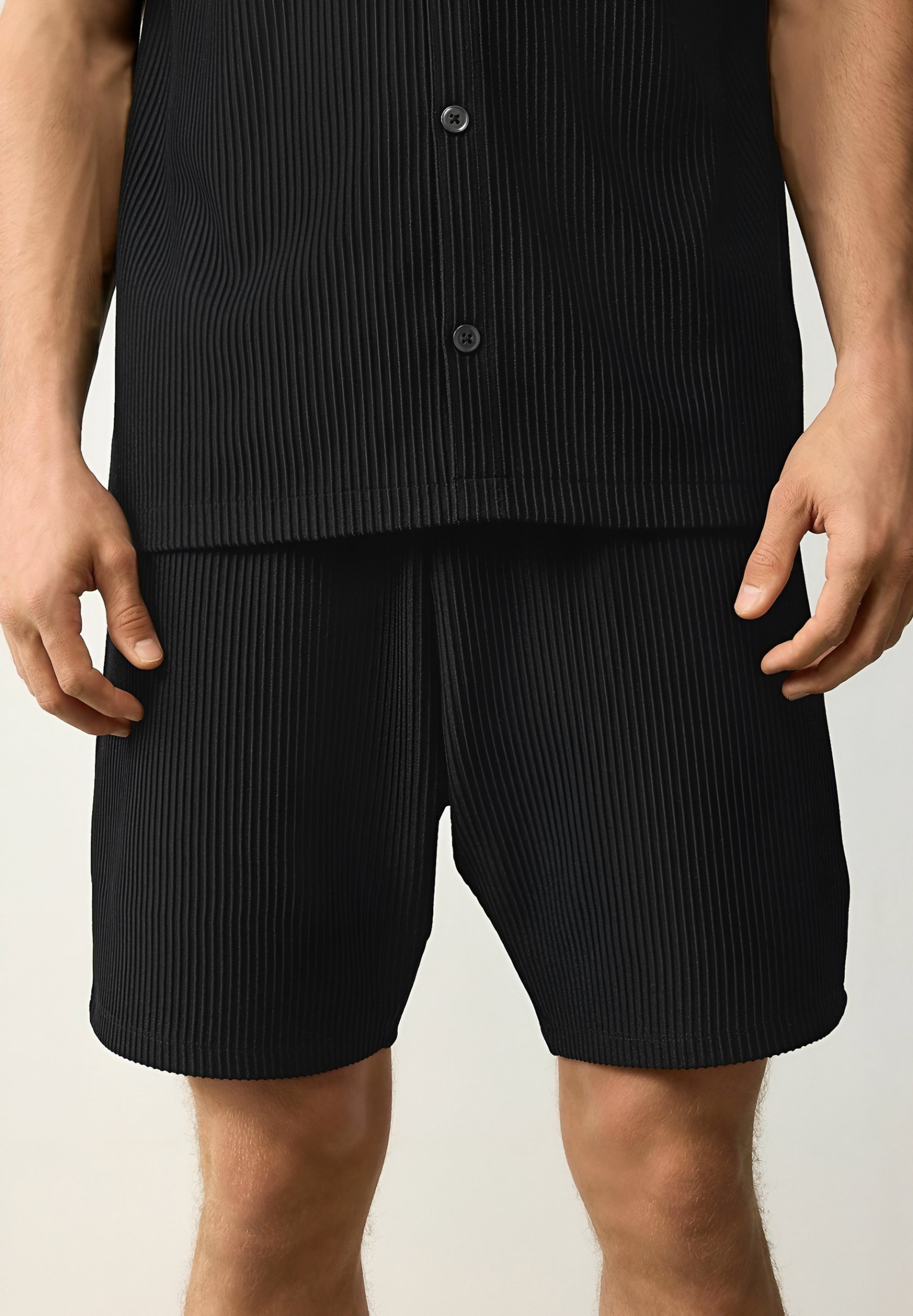 NEXT SHORTS - BLACK