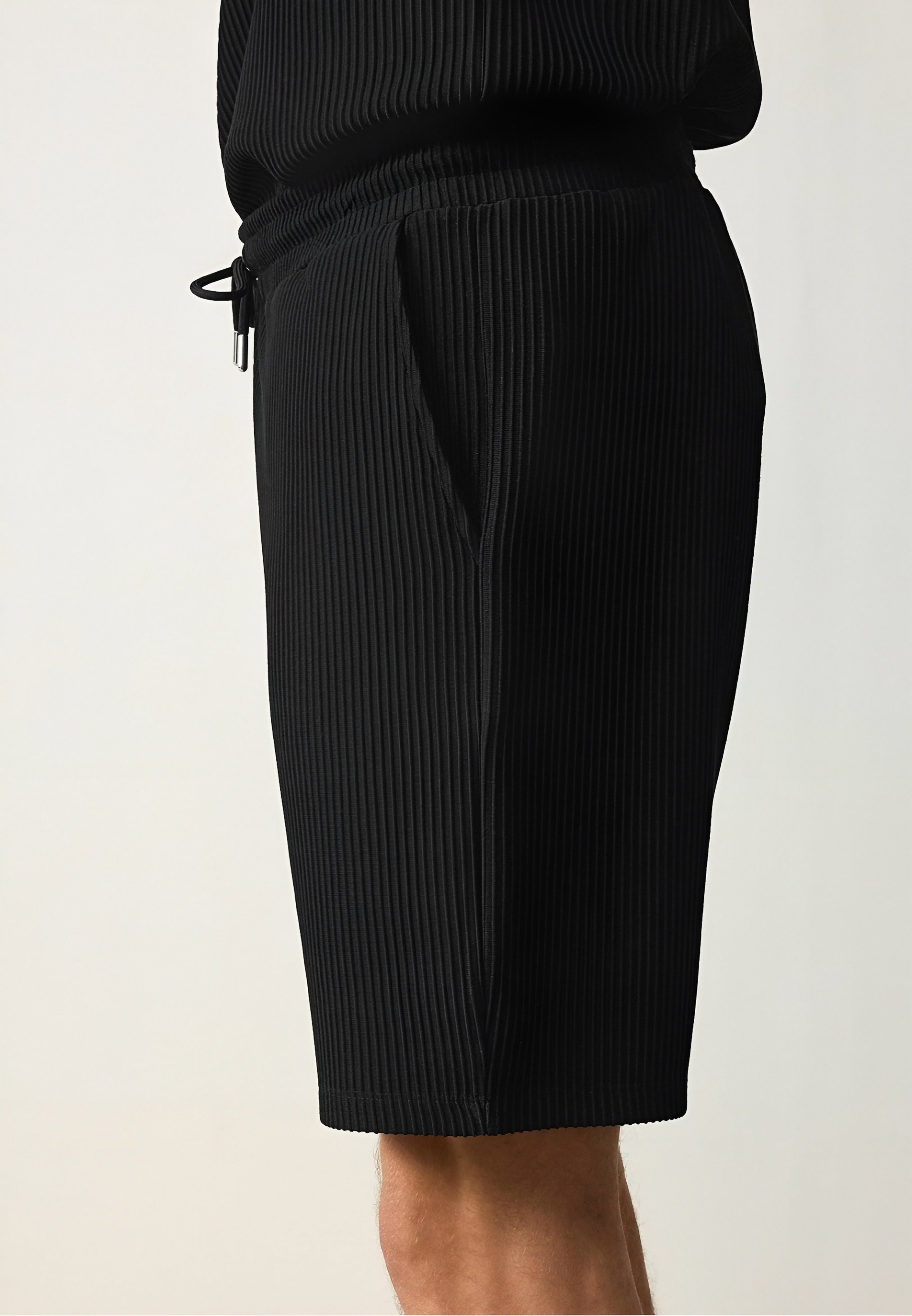 NEXT SHORTS - BLACK