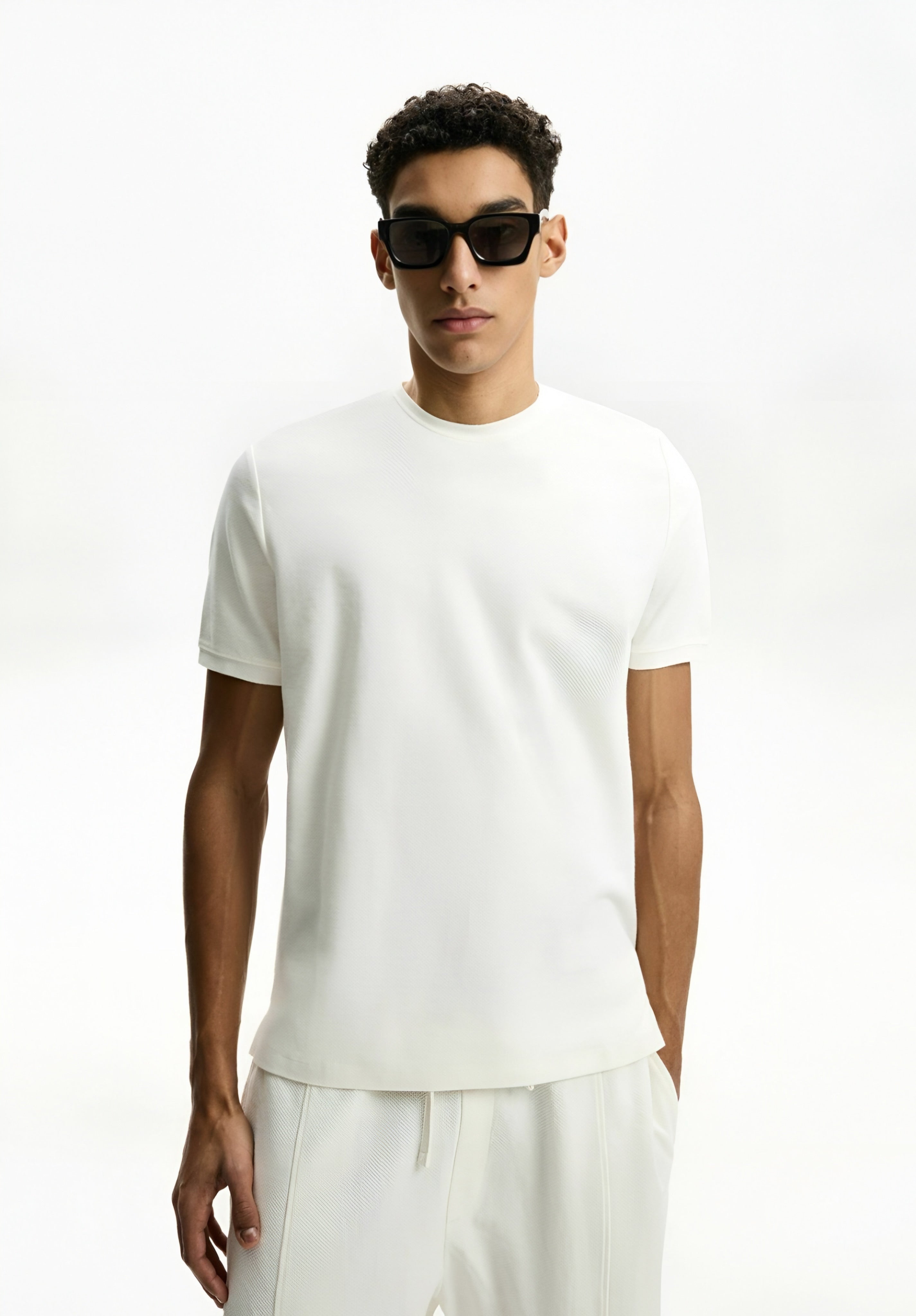 BERSHKA TEXTURED - BERMUDA - SHORTS - WHITE