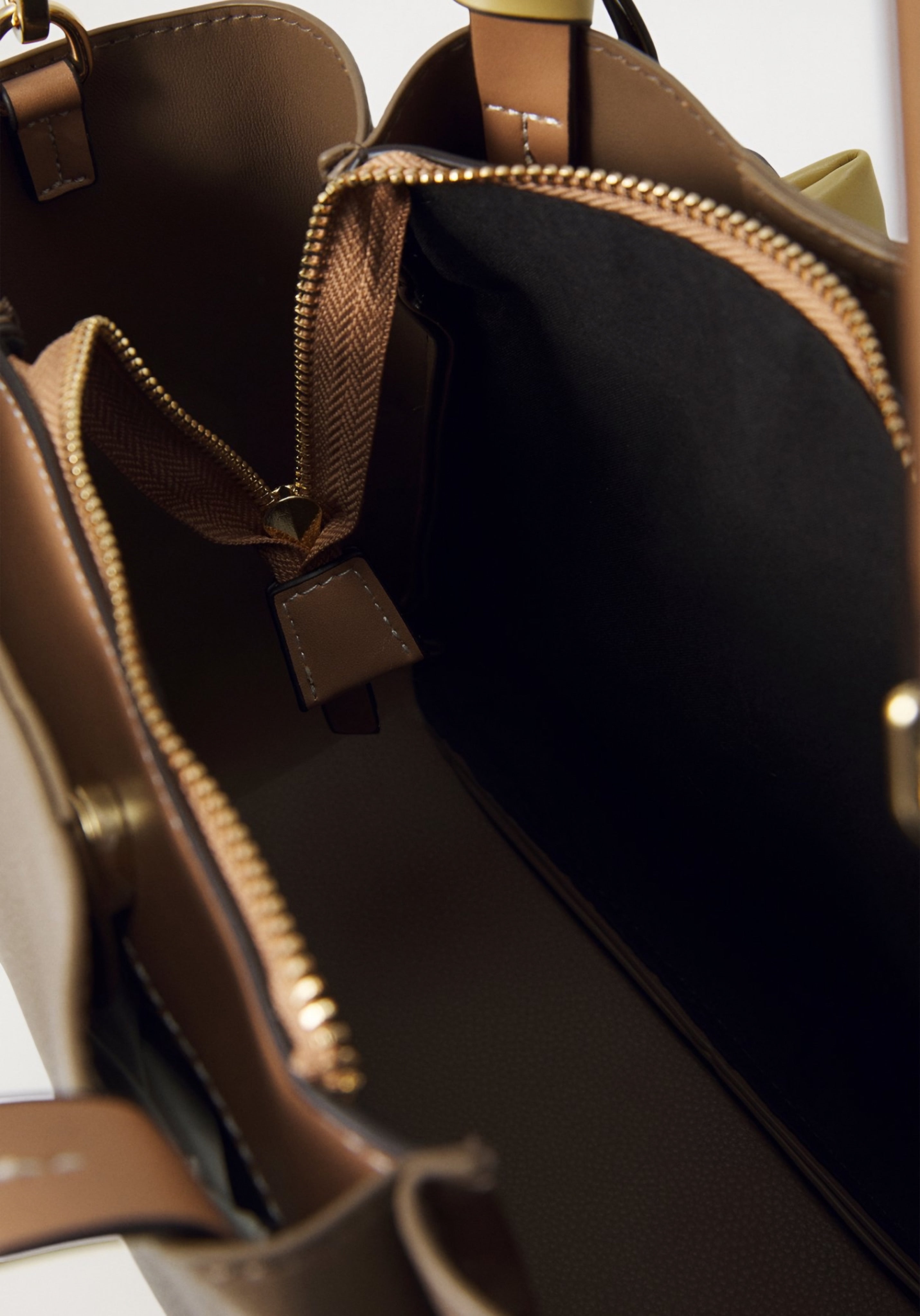 PARFOIS - RITHA Handbag - Taupe