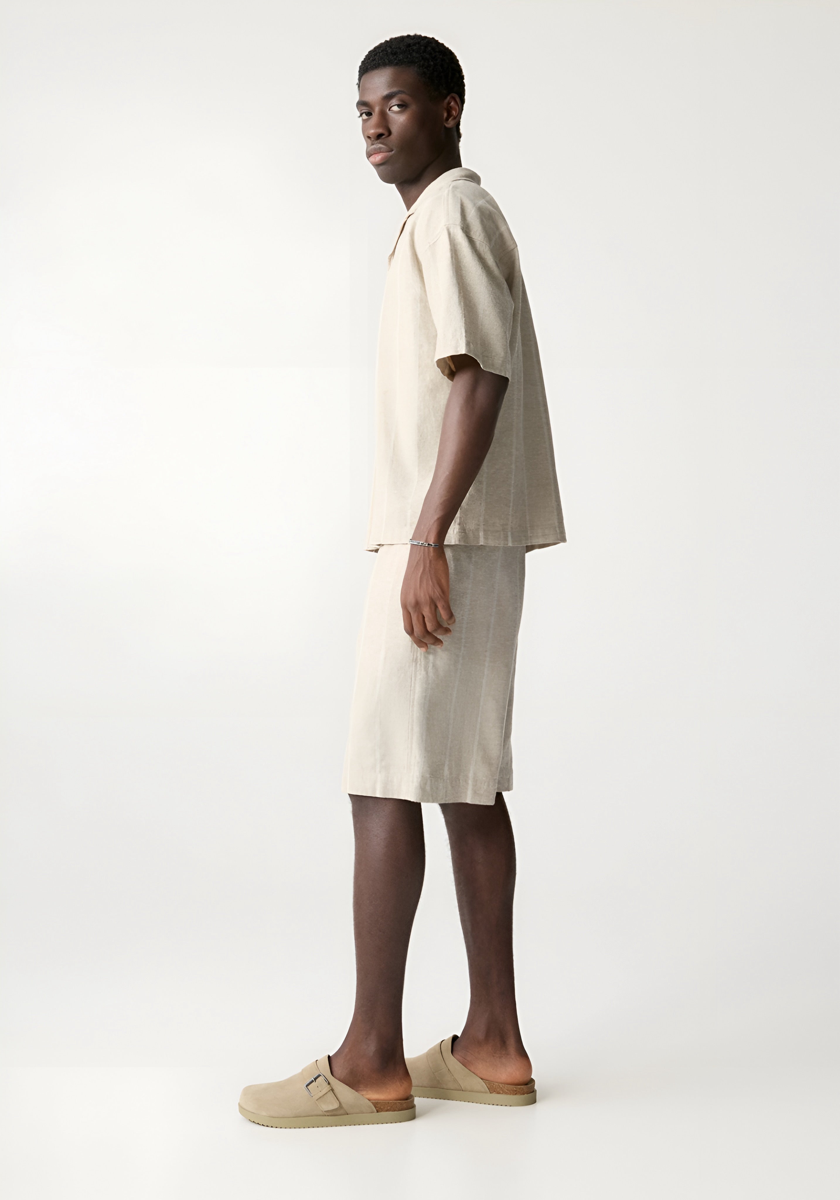 PULL&BEAR LINEN BLEND BERMUDA - SHORTS - SAND